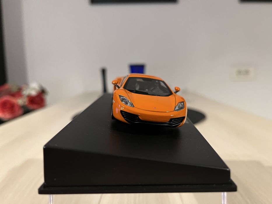 Macheta AUTOart 1/43 McLaren MP12-C