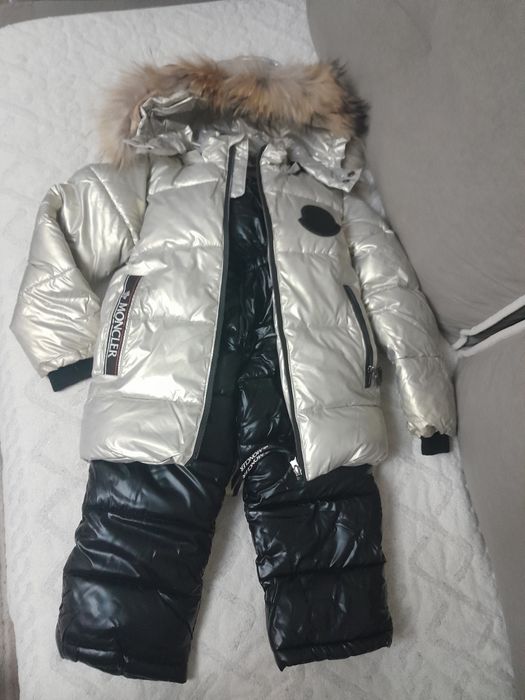 Продам зимний комбинизон  на девочку