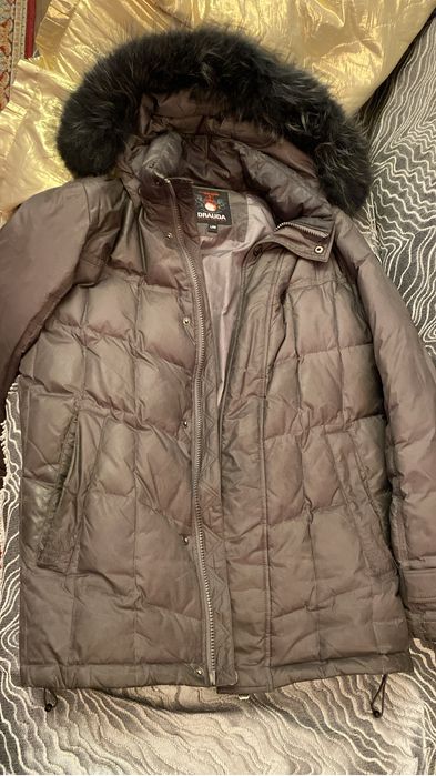 Продается зимняя новая куртка