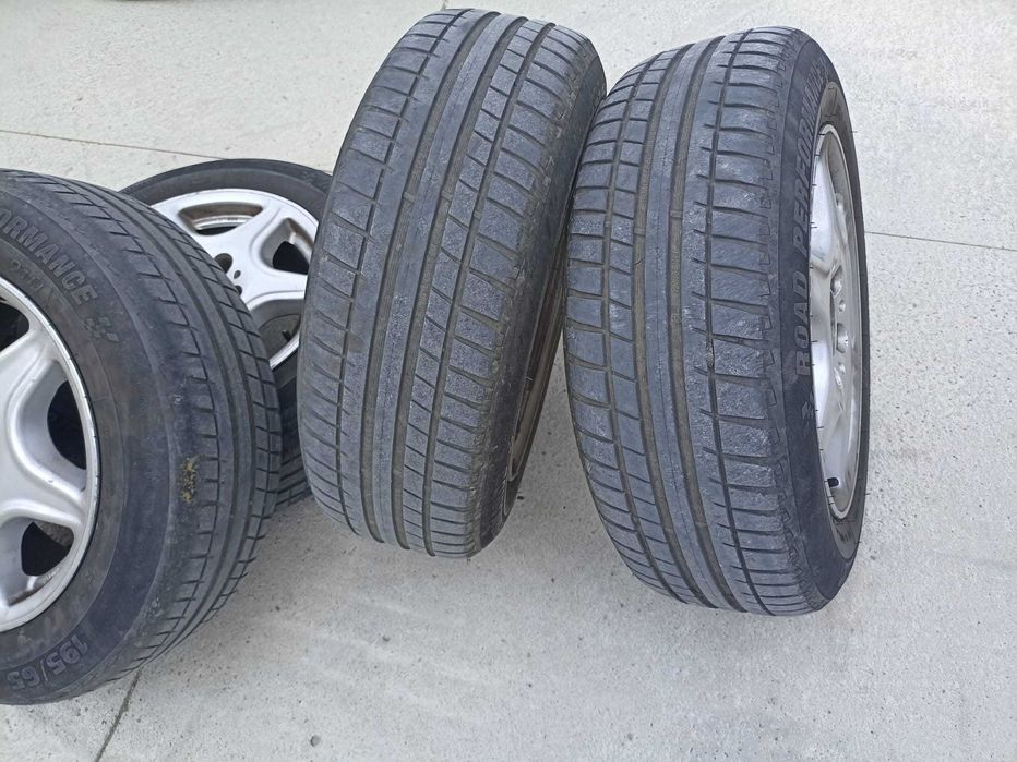 Set 4 jante R15 5x114,3 cu anvelope de vara pentru Hiunday.