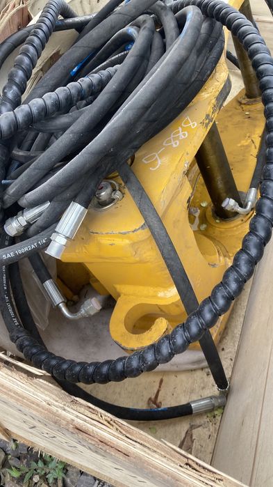 Продам быстросем гидравлический на люгонг А777 новый