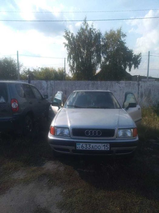 Ауди 80 B4 моник
