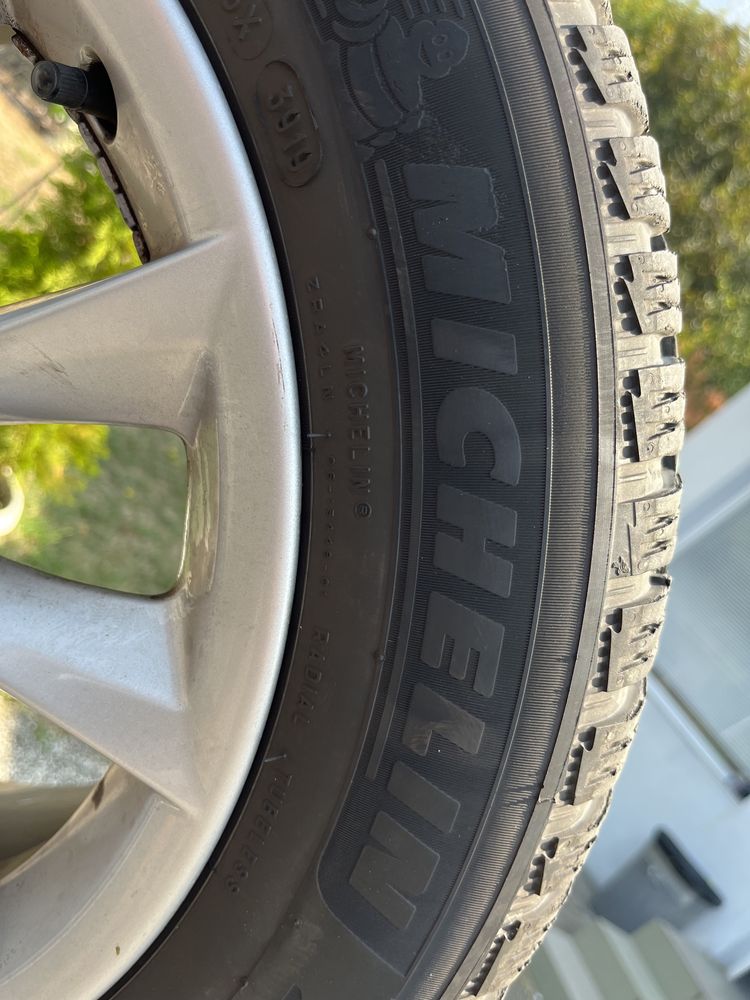 Джанти със зимни гуми 205/55 16 MIchelin за BMW