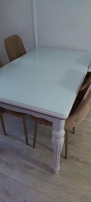 Продаю стол кухонный