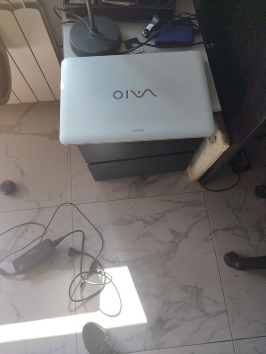 Leptoc Sony cu incarcator adus din germanía merg perfect.