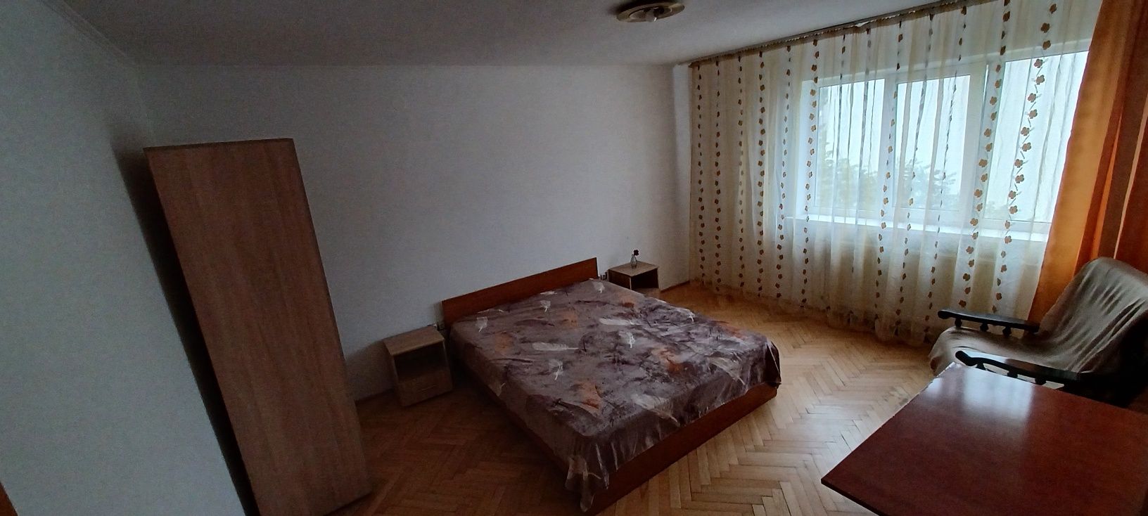 Apartament 3 camere decomandat,zonă centrală!