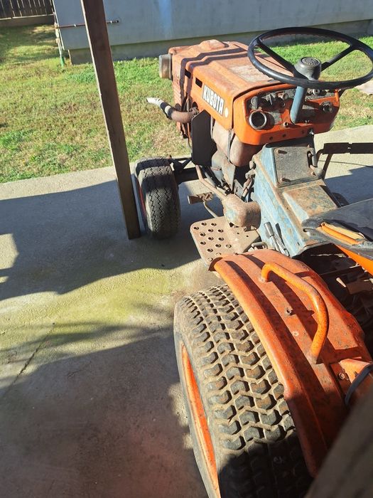 Tractor kubota b 7100