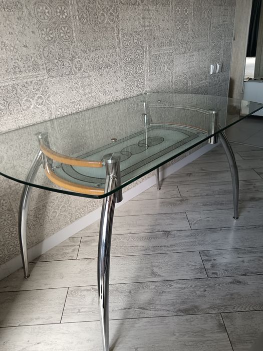 Продам стол кухонный стеклянный 20000 тенге