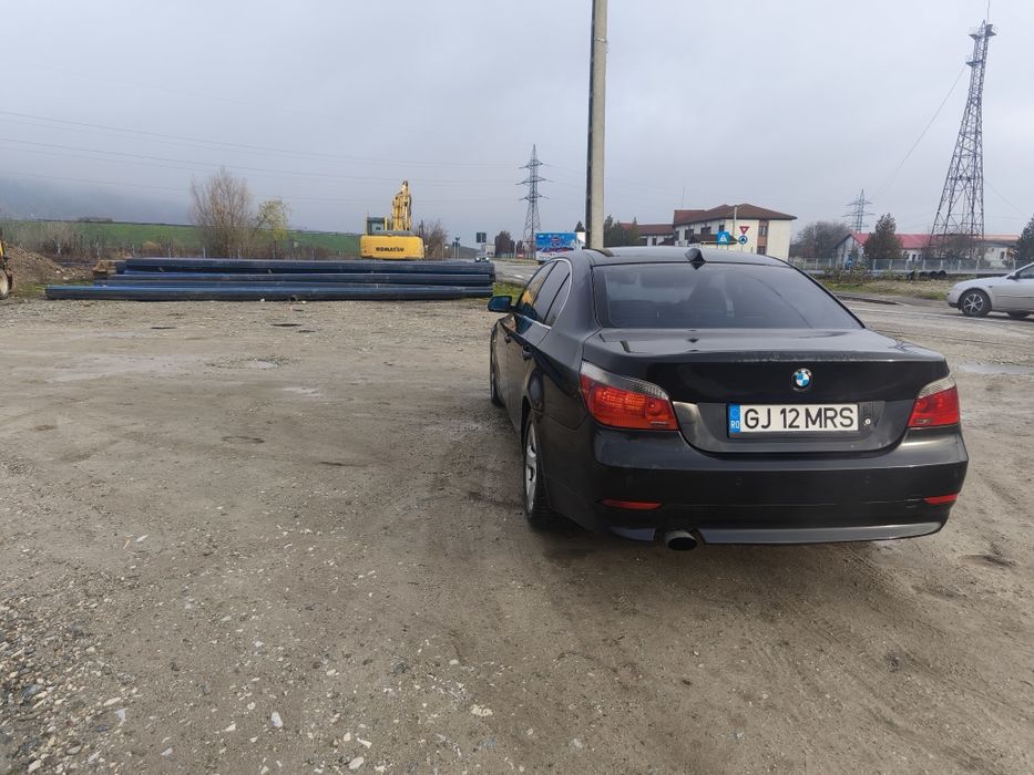 vând BMW E60 volan pe dreapta
