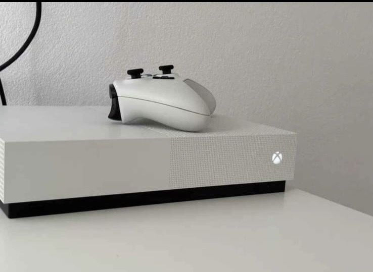Vand un Xbox one S