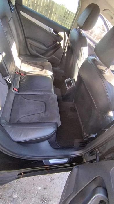 Audi a4 b8 2009 .