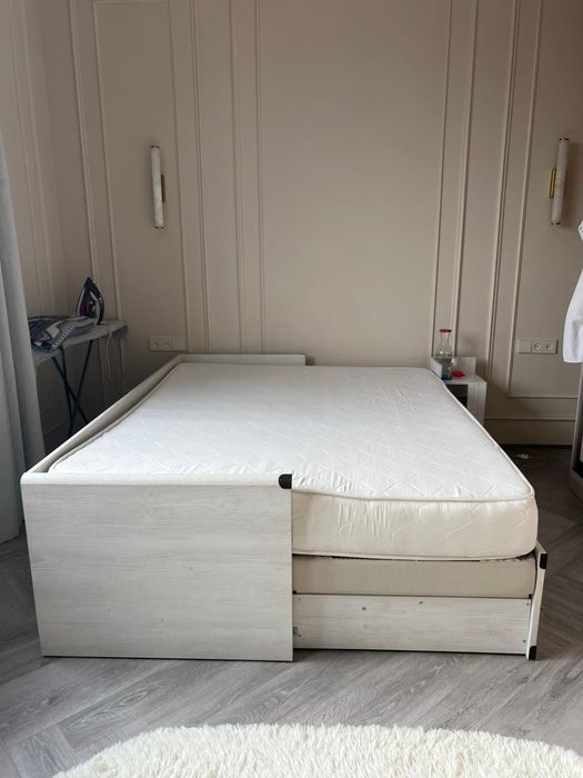 Продам кровать 2× спасльную