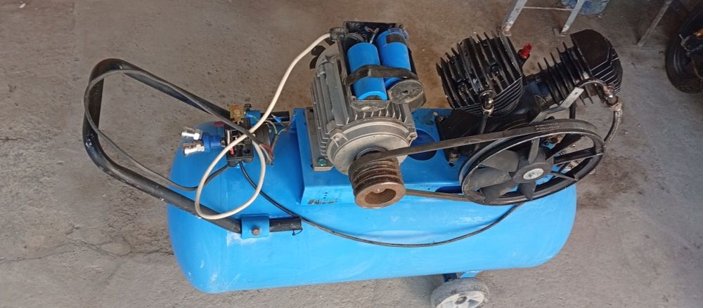 Продам компрессор 100 л