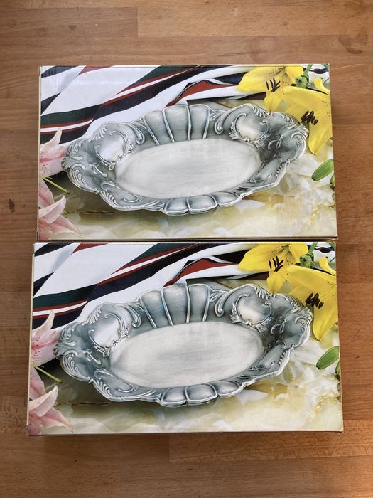 Комплект ретро метални чинии за сервиране на предястия