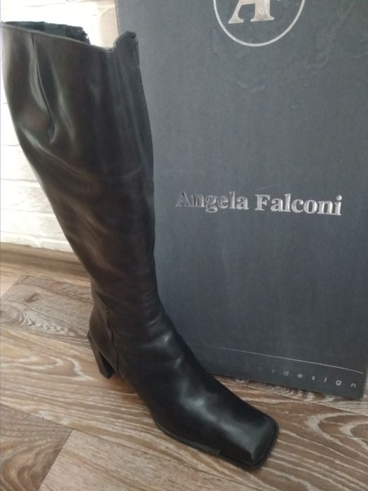 Продам итальянские сапоги 41 размера