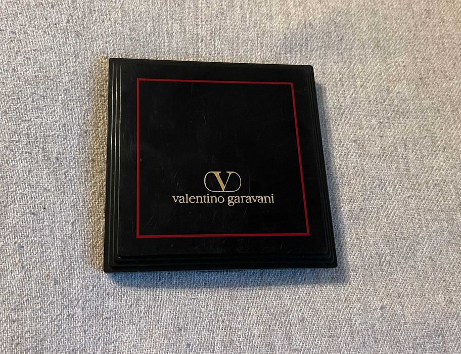 Brichetă Valentino Garavani vintage, metal emailat, cutie originală