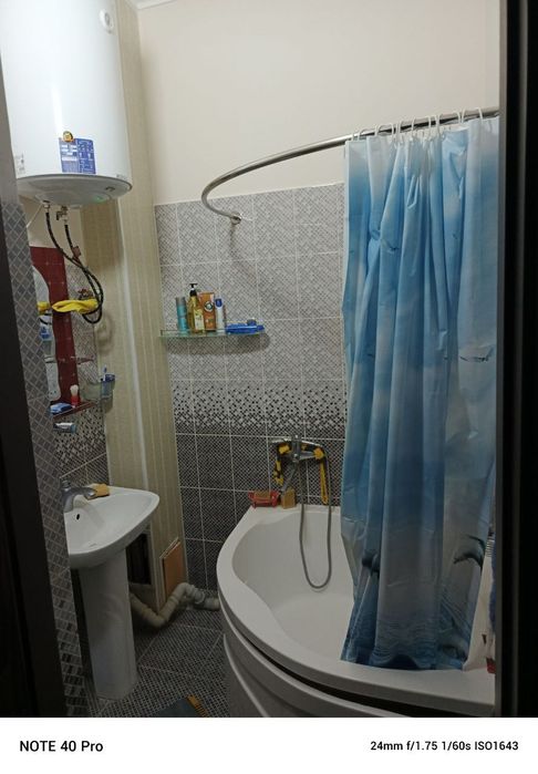 Нокис каласы центрда Анор банк алдында, 2 этажда, 3 комната