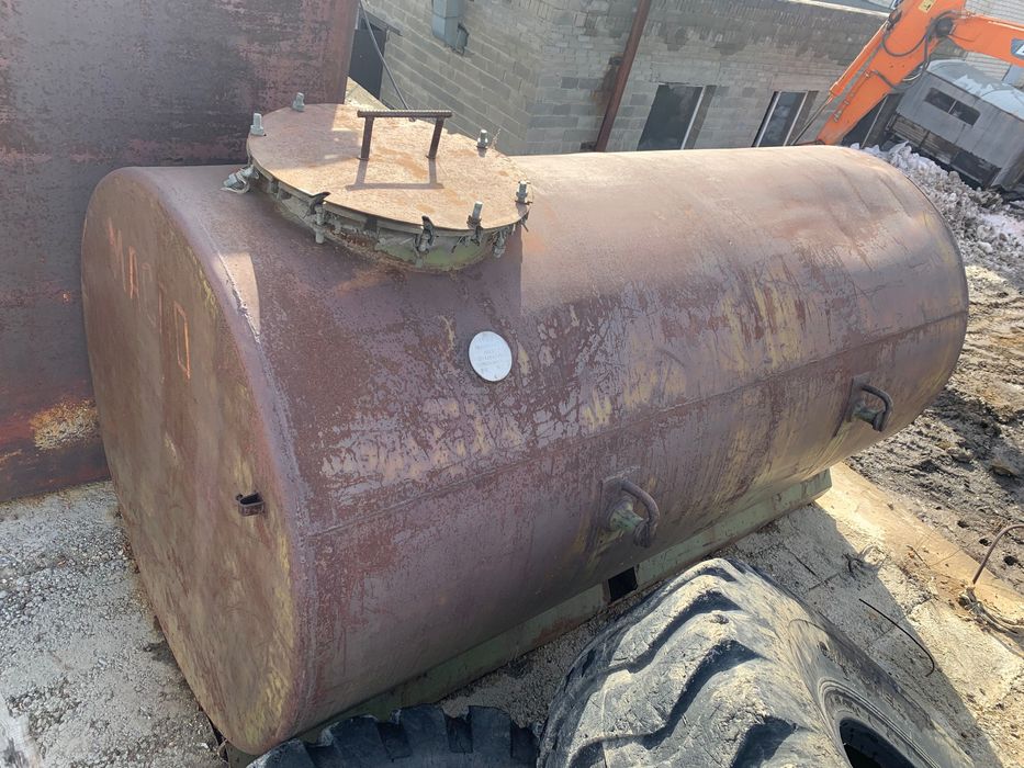 Тарированная емкость для топлива резервуар бочка 4 куб. метра