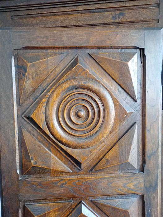 Dulap antic, din lemn masiv