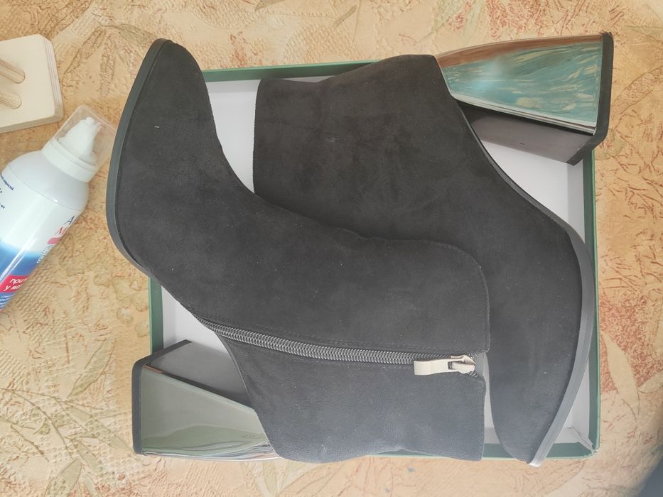 Ботильоны замшевые 39