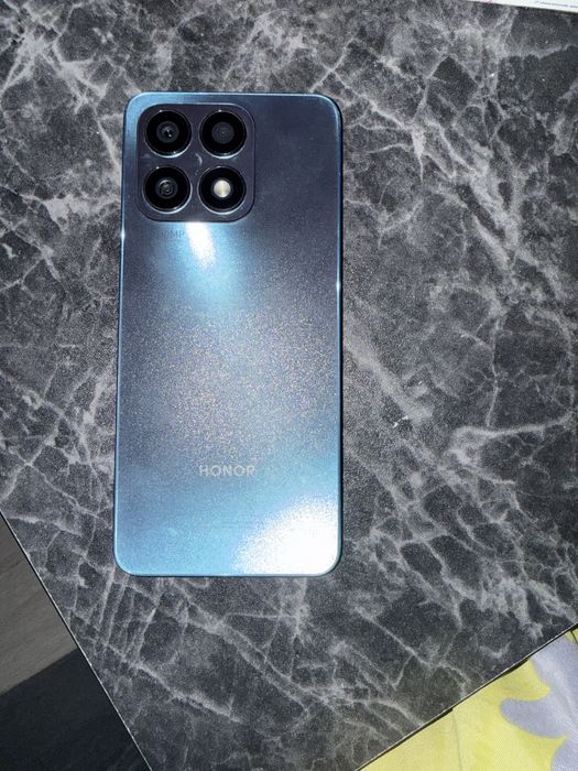 Продается телефон