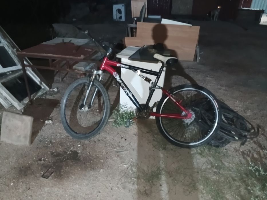 Продам велосипед двух подвес нету тормозов и не находу СРОЧНО
