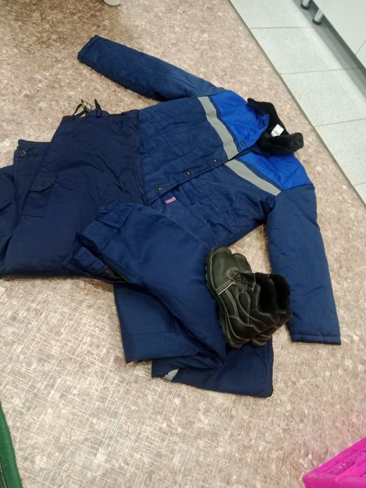 Продам спецодежда зимний комплект куртка ватник ботинки зимние цена 15