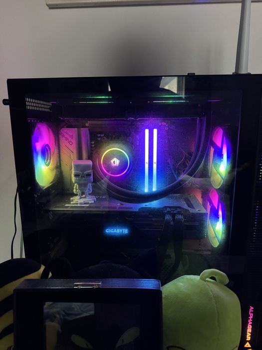 PC gaming Ryzen 5 9600x 32 GB DDR5 7800XT