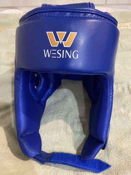 Шлем в хорошем качестве размер L