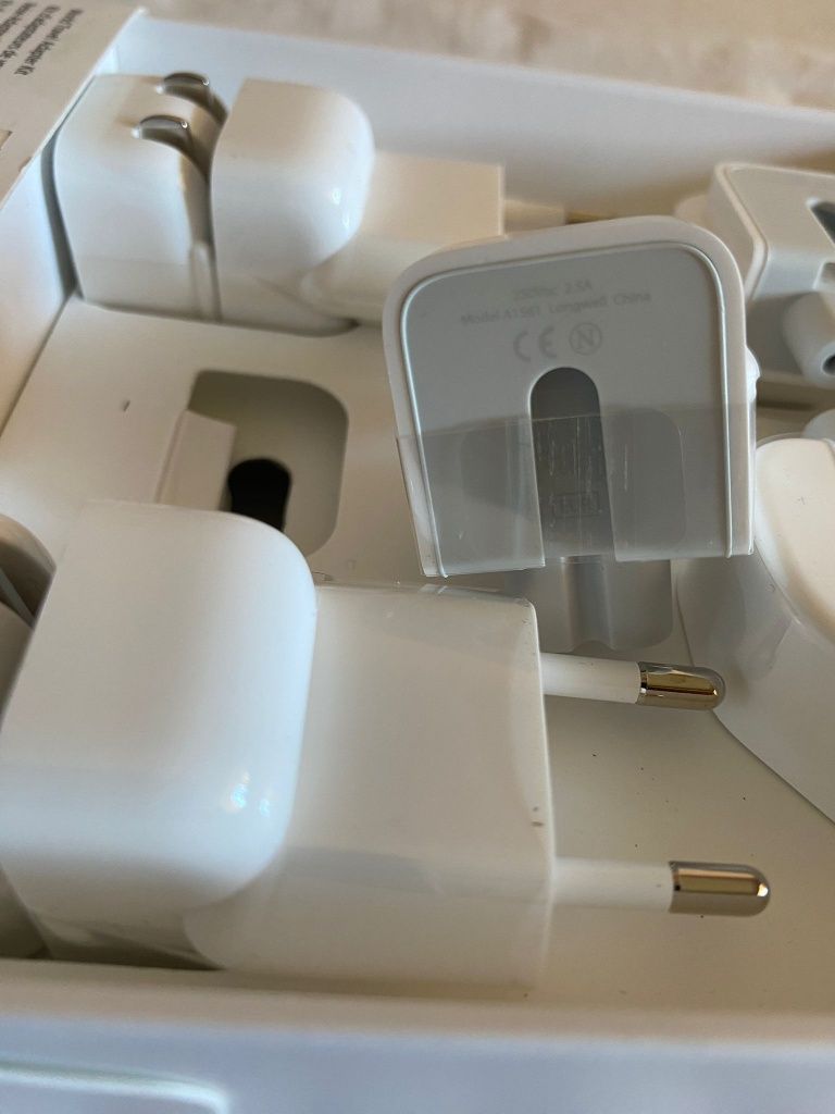 Kit Apple world travel adapter