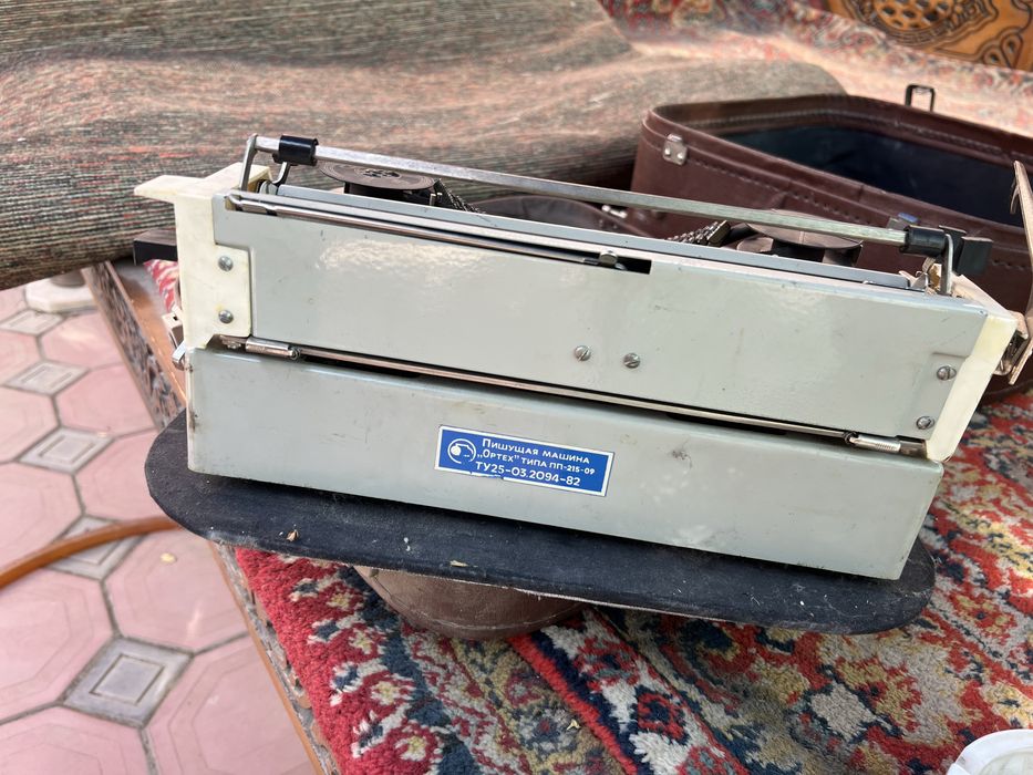 Продаю антикварную пищушаю машинку