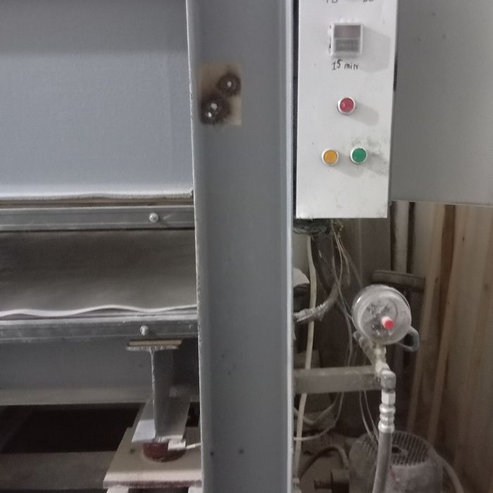 Press aparat (mebel eshik sohasida ishlatiladi)