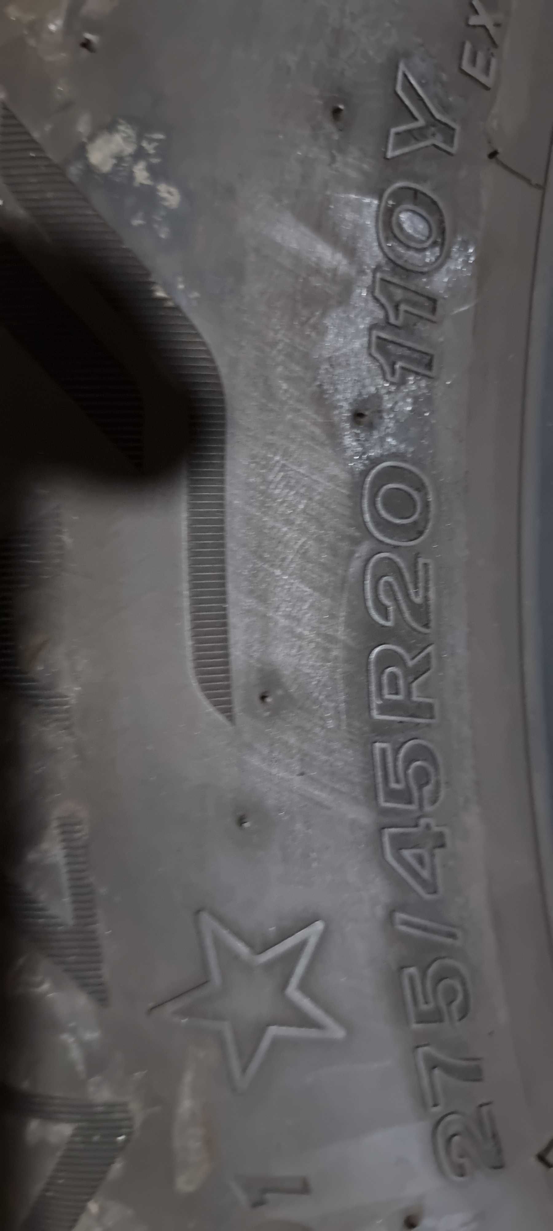 Bridgestone  305 /40 /20 275 /45/ 20
