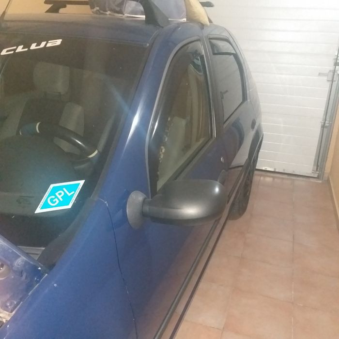 Vând Dacia Logan unic proprietar masina de garaj