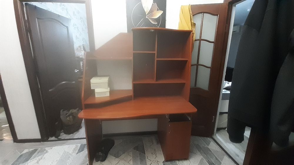 Продам Компьютерный стол