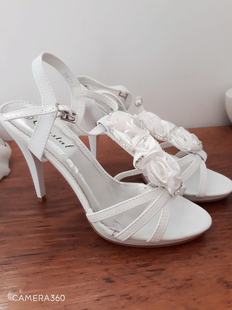 Sandale albe mireasă