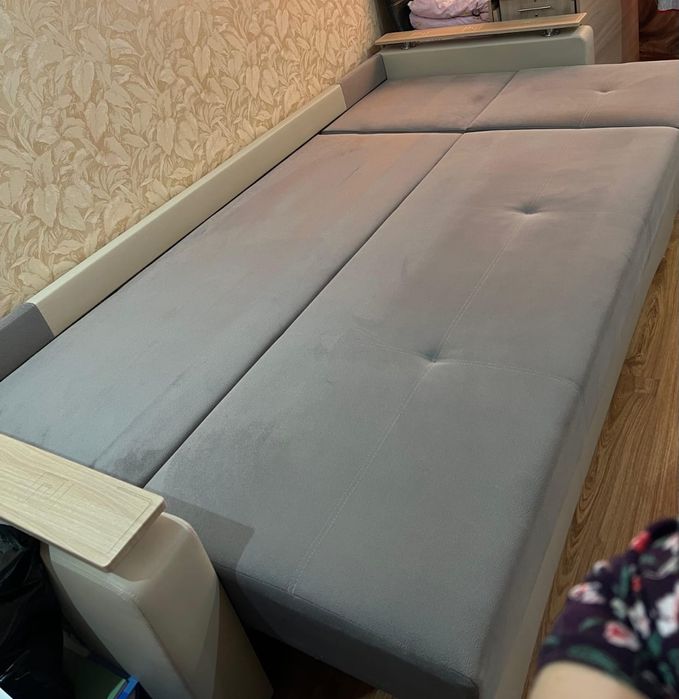 Продам диван с подушками