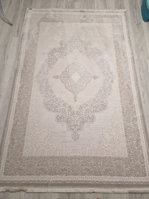 Vând covoare 150x230