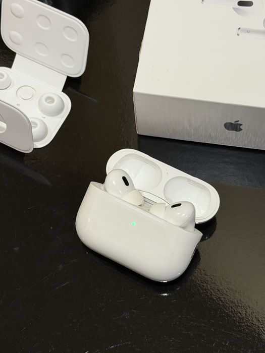 Apple Airpods Pro 2 with Massage Charging Case