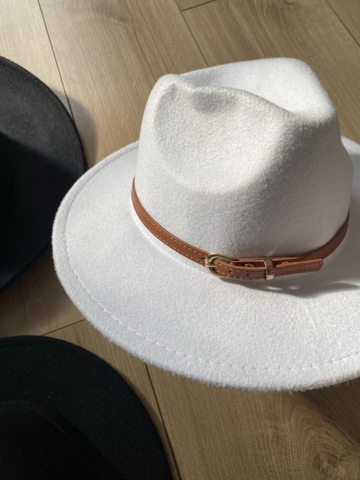 3 шапки за 12лв (2черни и 1 бяла)