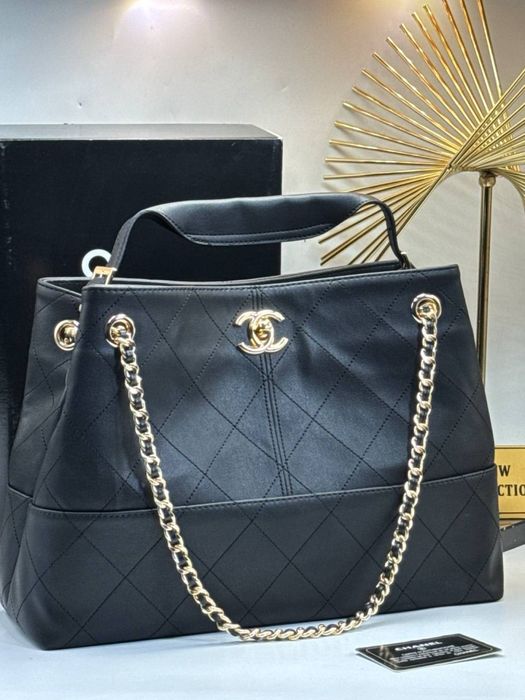 Geanta Chanel noua !!! Dimensiuni 35/24 !!!