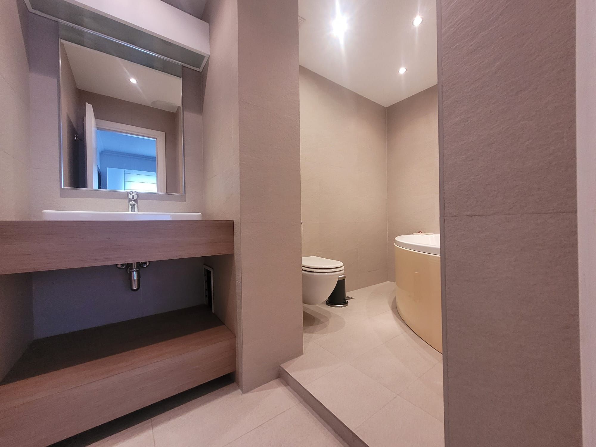 Apartament 2 camere decomandat, lux, CT, Marriot