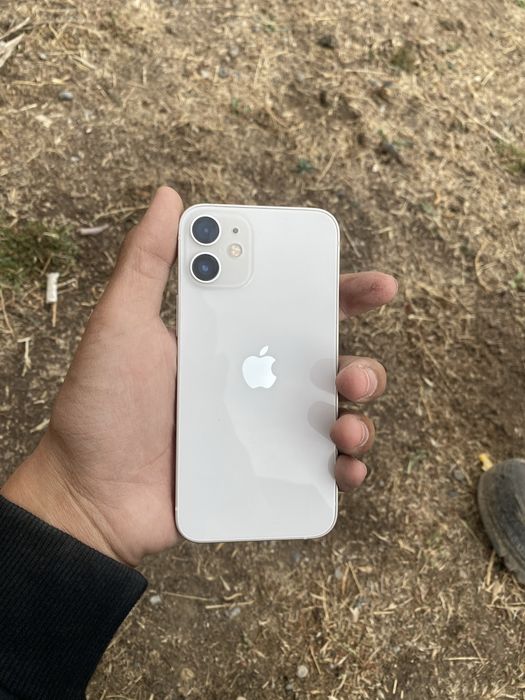 Айфон 12 мини.