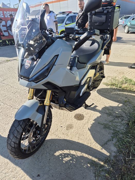 Vand ori dezmembrez honda xadv 2025 3443 km avariata