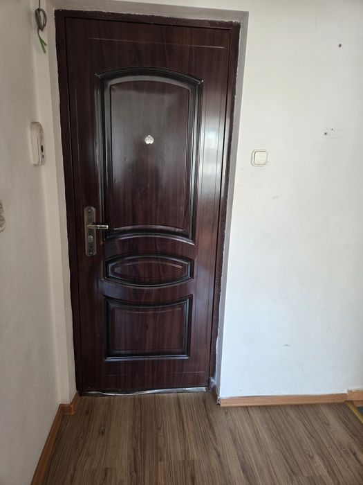 Vand usa de siguranță