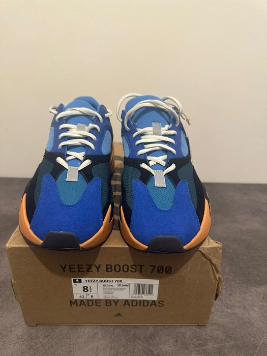 Adidas Yeezy Boost 700 - Size 42