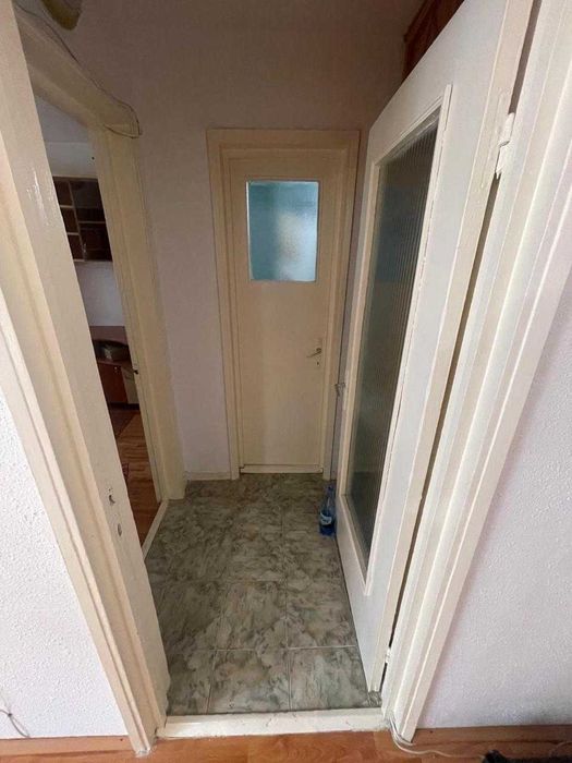Apartament 2 camere, semidecomandat, etaj 1 - Strada Maratei