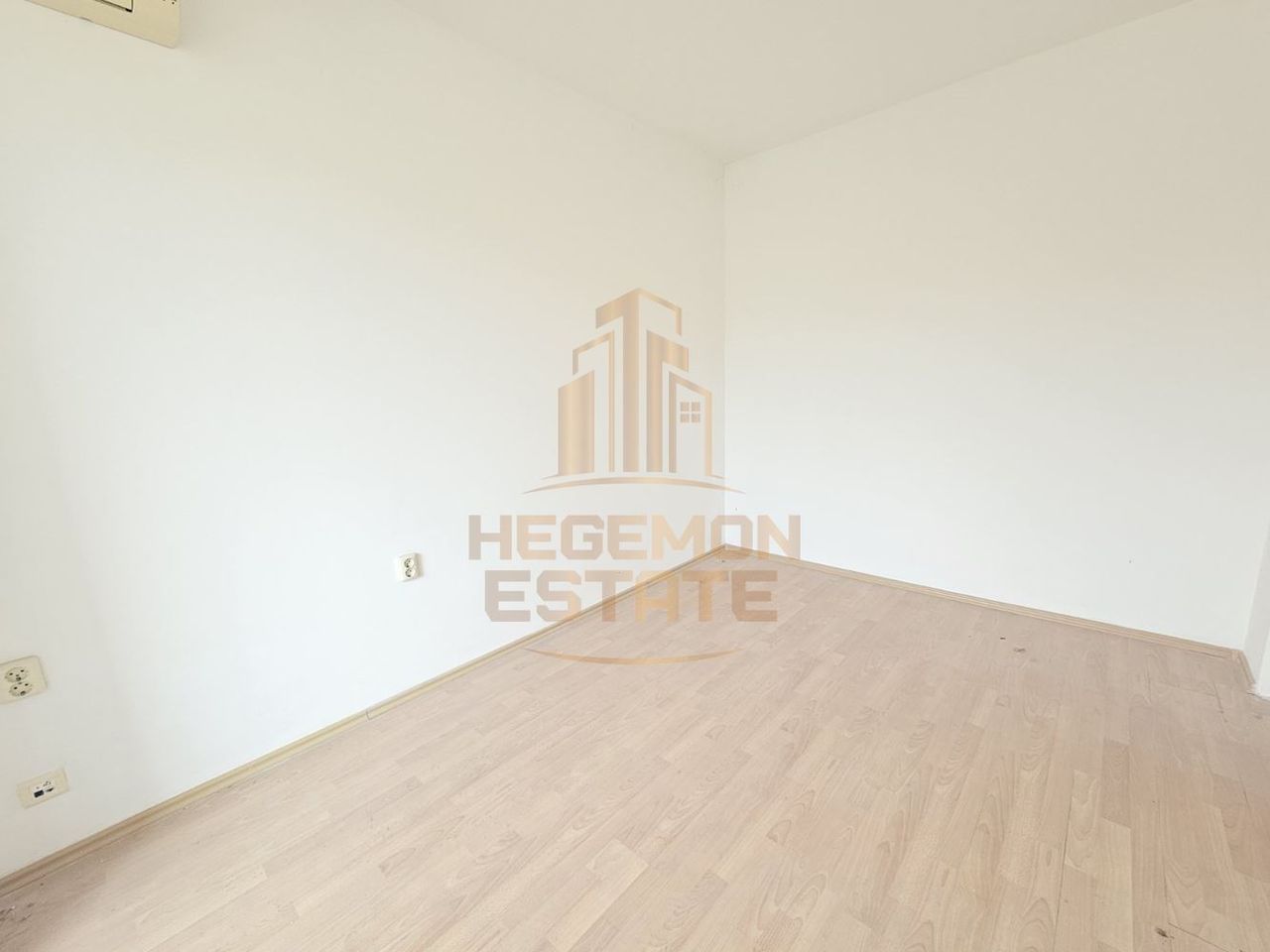 Продава се Тристаен апартамент в Балчик - 99 кв.м за 829 €/кв.м - Снимка #3