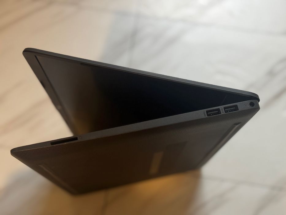 Laptop HP 250 G9 de 15.6 inch cu i7 1255U 12cpu, 512ssd, 16GB ram