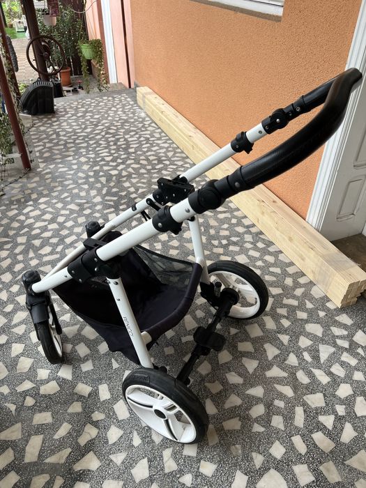 Cărucior Venicci 2 în 1 – stare bună, culoare crem